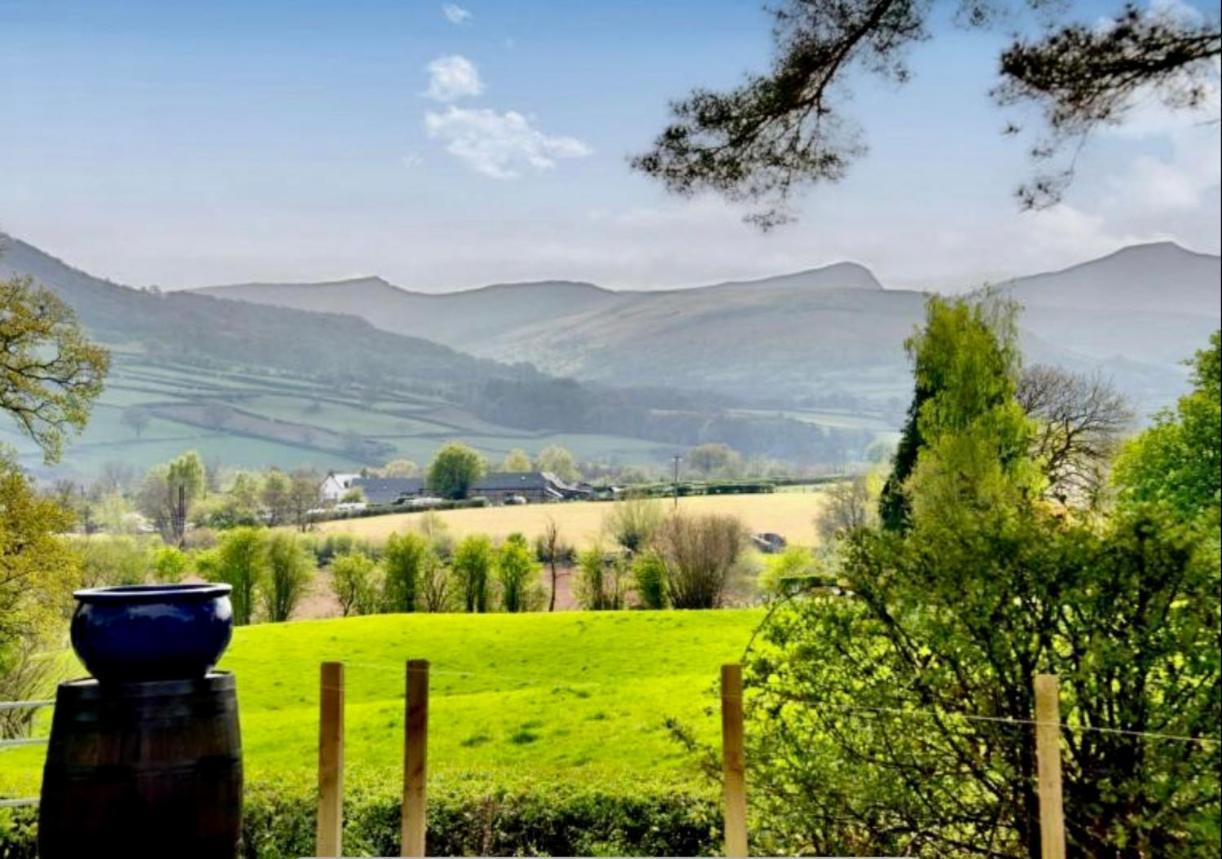 Mountain View Cottage, Hot Tub , Stunning Views Llanhamlach Zewnętrze zdjęcie